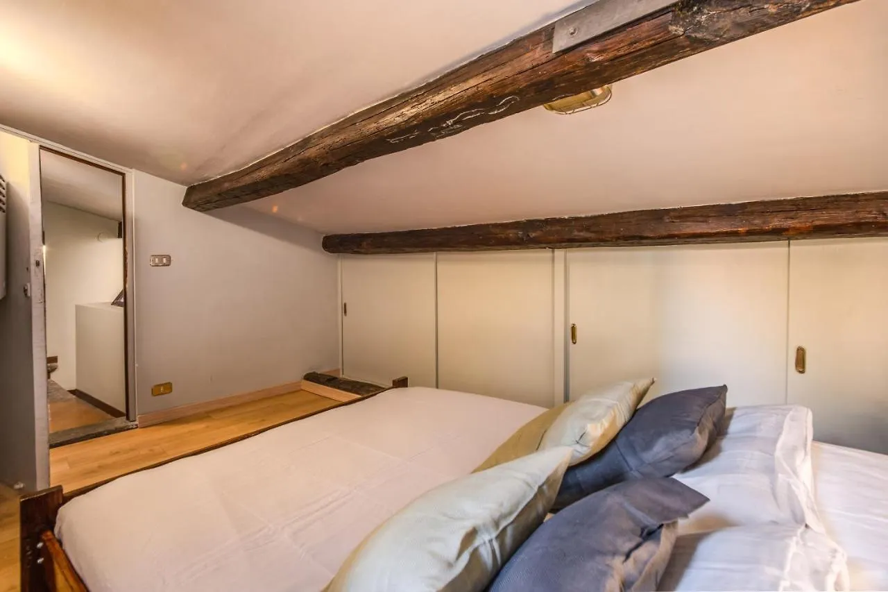 ローマSant'Eligio Attic With Exclusive Terrace Campo Di Fioriアパートメント